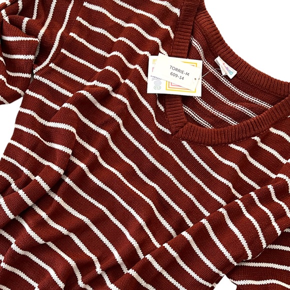 NWT - LuLaRoe Torrie V-Neck Sweater Top - Picture 2 of 4